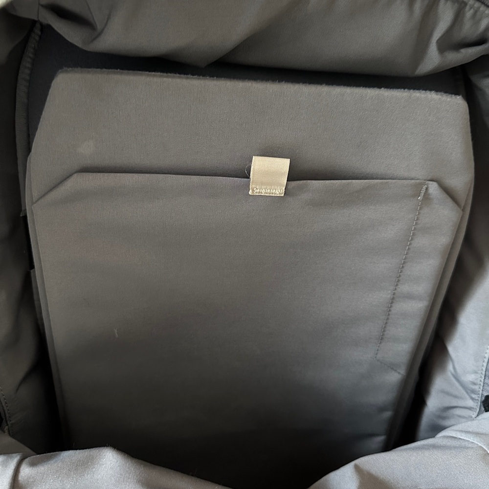 Bellroy “Classic” Backpack in excellent condition - Picture 7 of 7